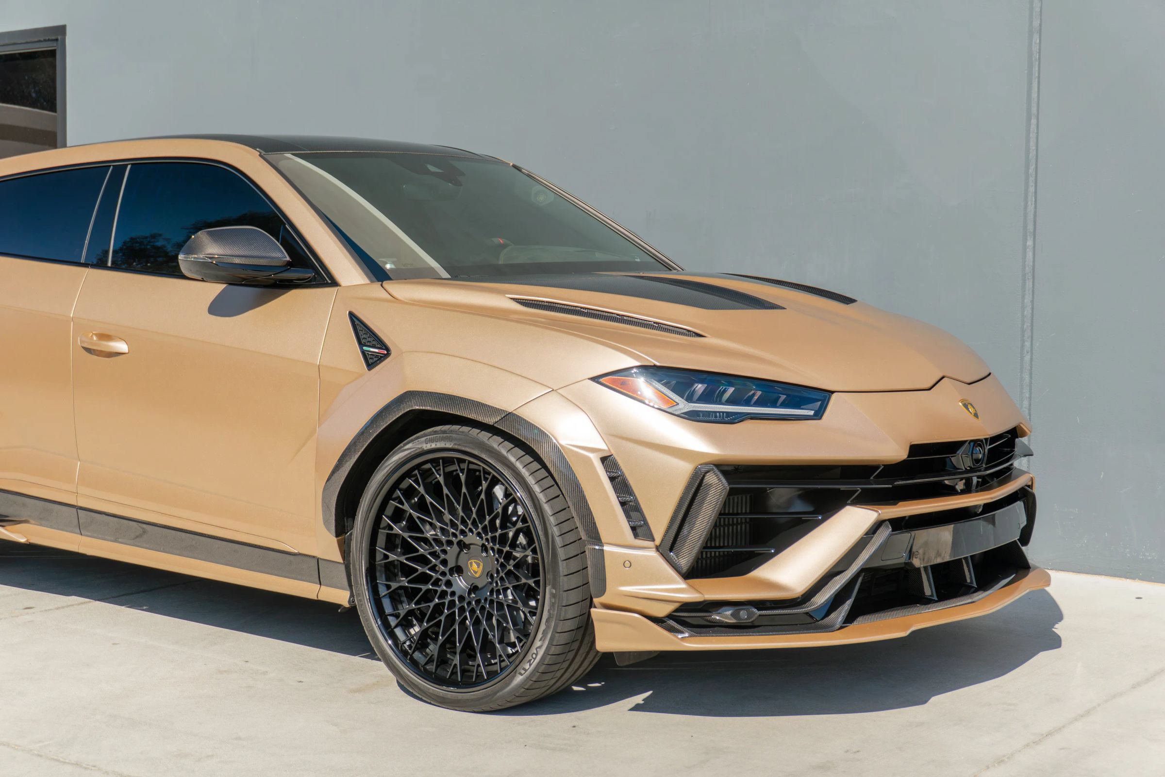 Used 2023 Lamborghini Urus Performante AWD/4WD image 39