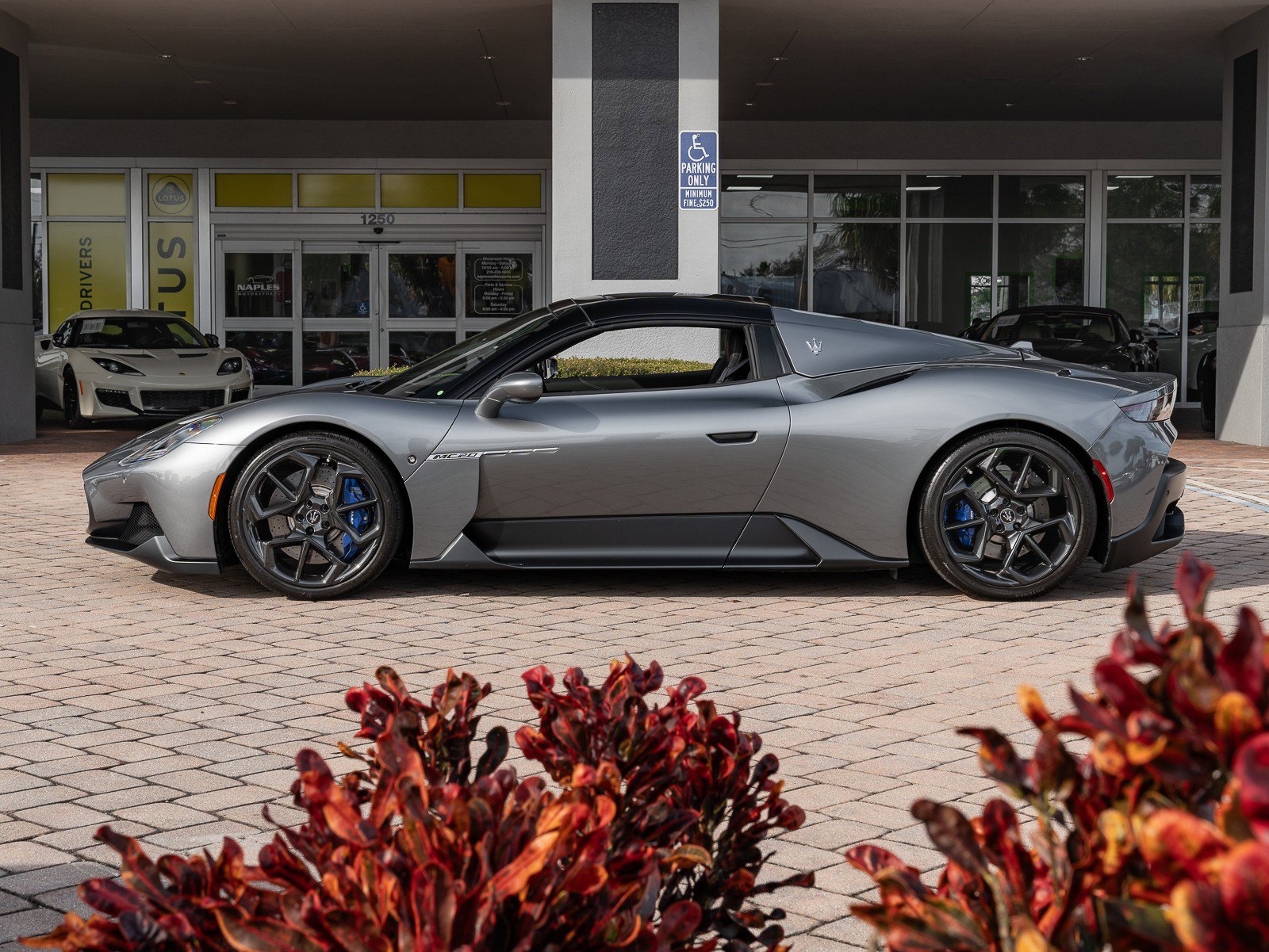 Used 2023 Maserati MC20 Spyder image 33