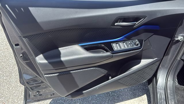 Used 2022 Toyota C-HR XLE FWD image 17