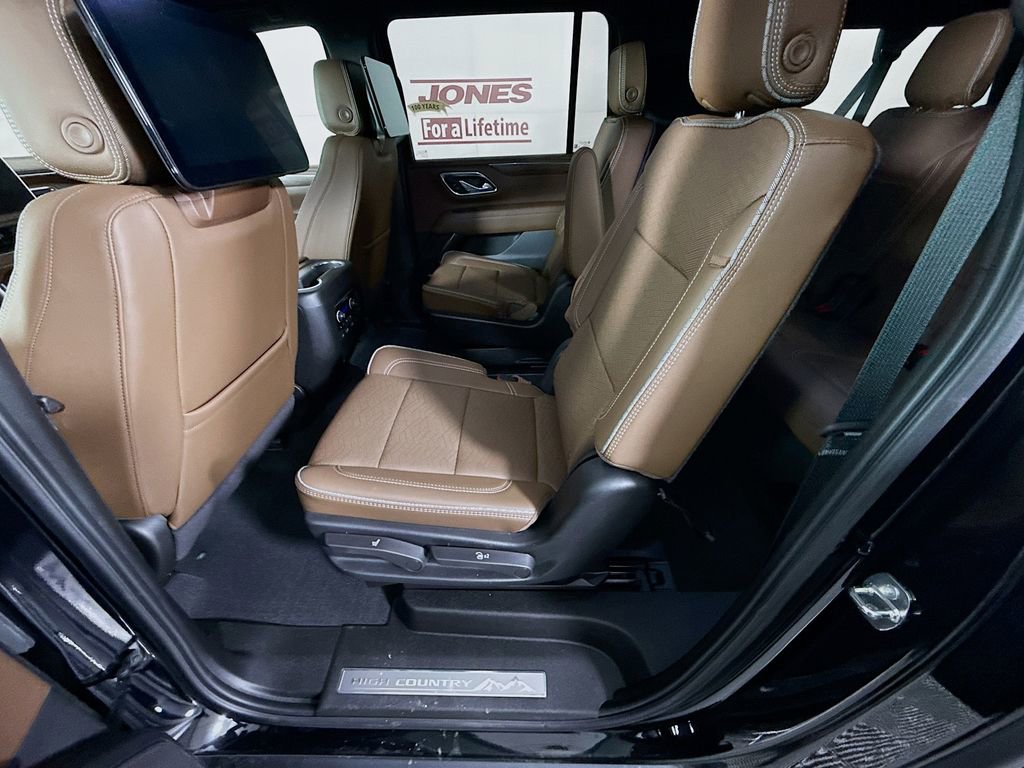 Used 2024 Chevrolet Suburban High Country w/ Advanced Technology Package AWD/4WD image 27