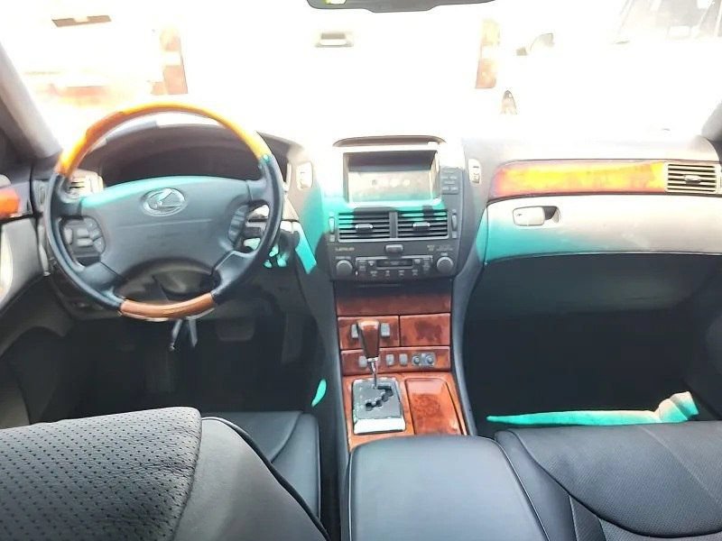 Used 2004 Lexus LS 430 RWD image 5
