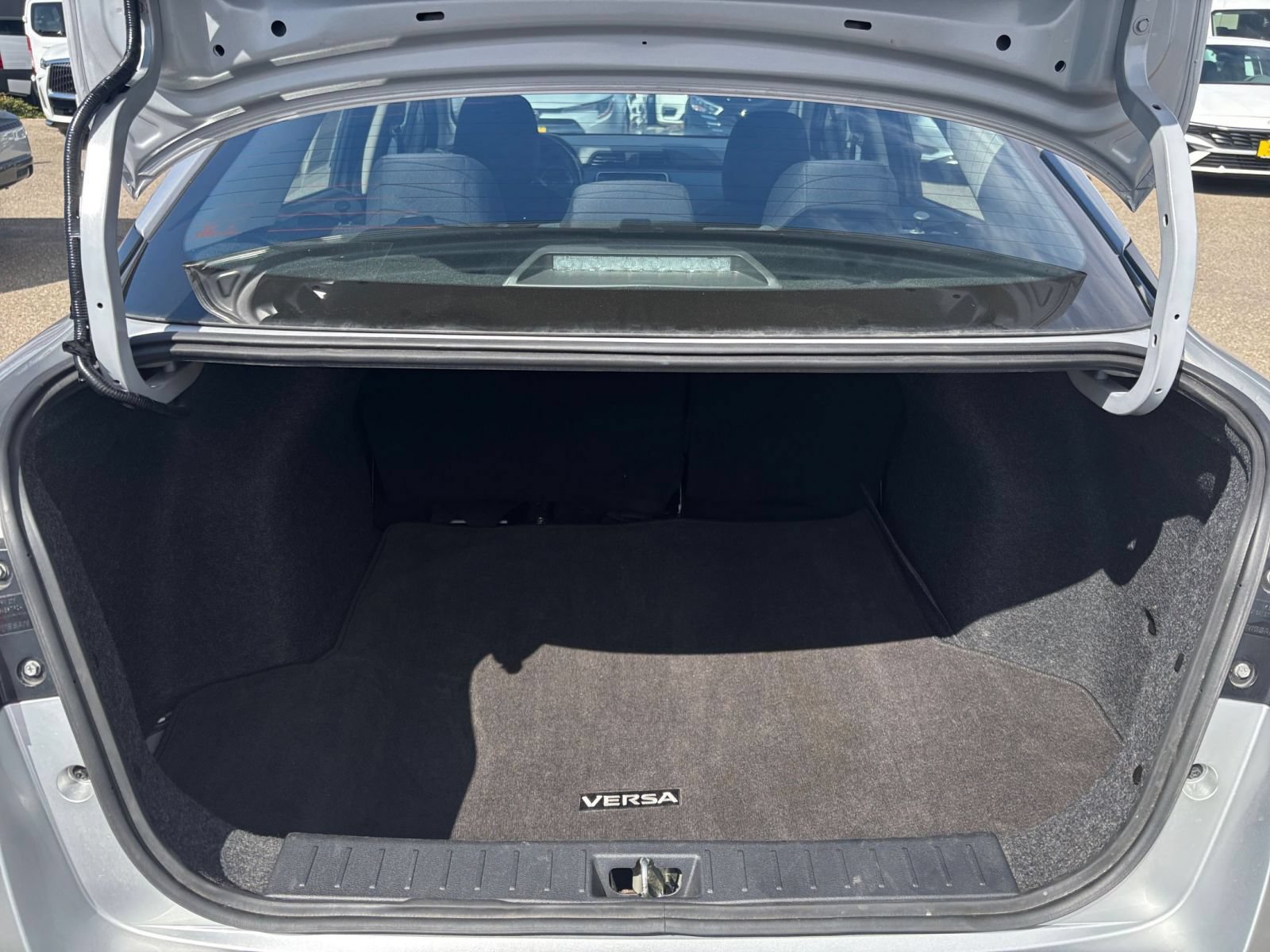 Used 2025 Nissan Versa SV FWD image 30