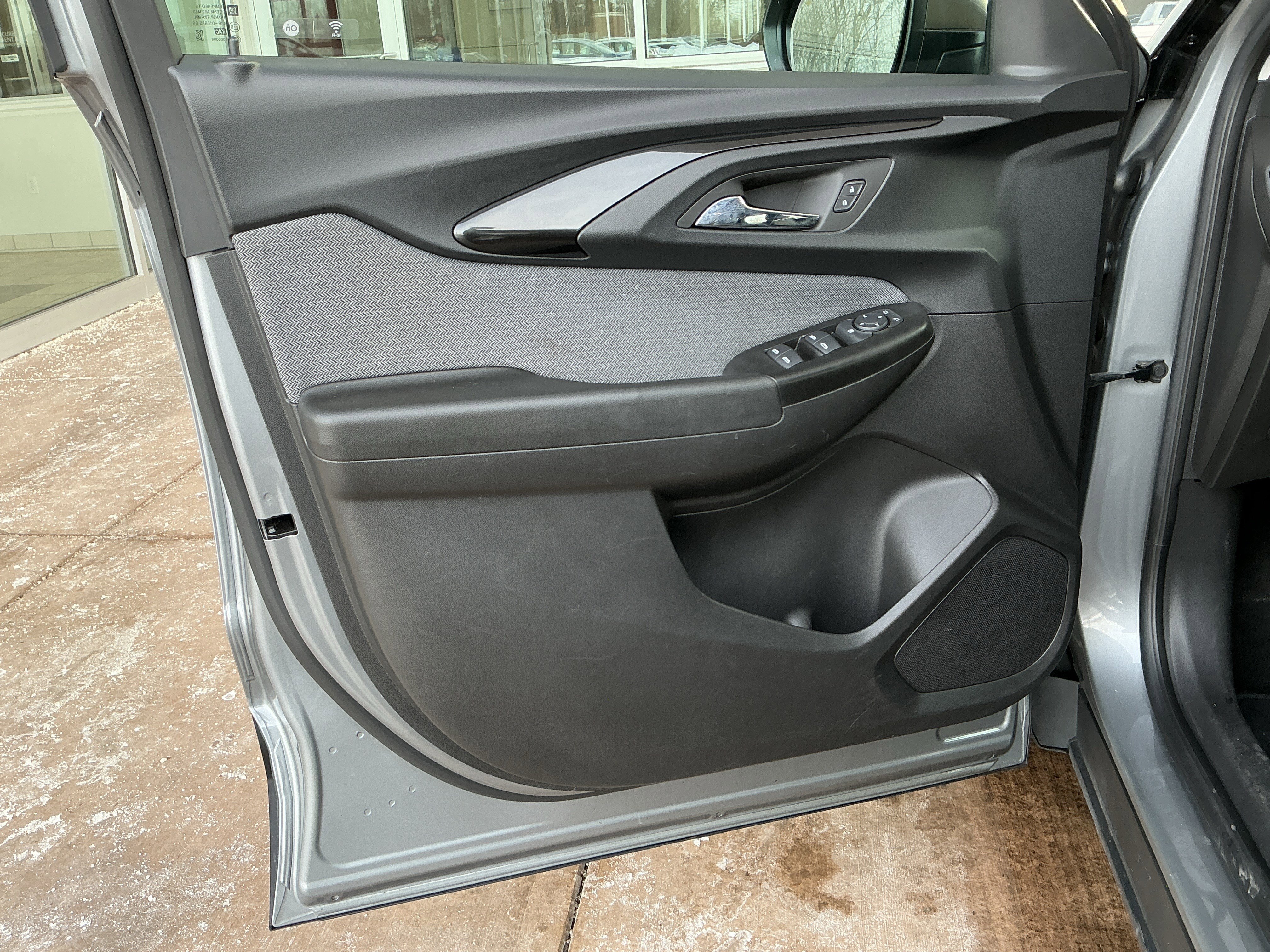 Used 2023 Chevrolet TrailBlazer LS image 14