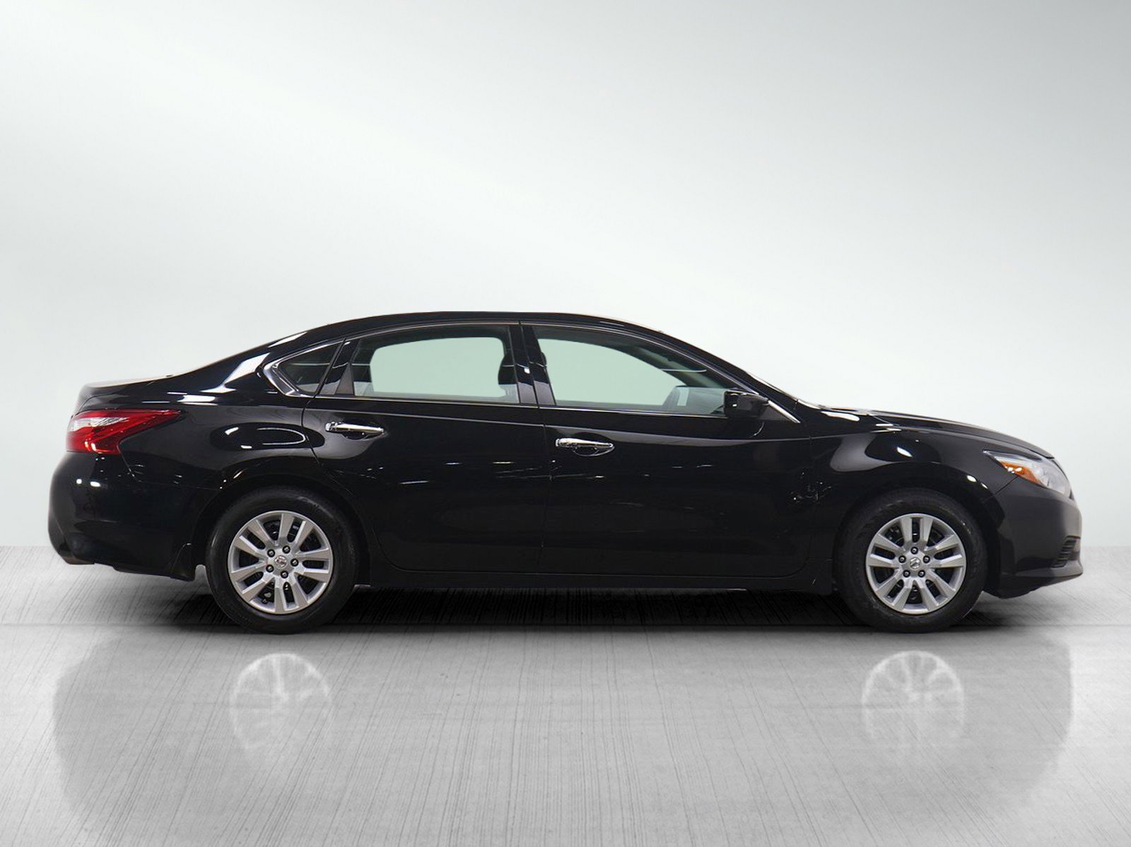 Used 2017 Nissan Altima 2.5 S w/ Power Driver Seat Package image 6