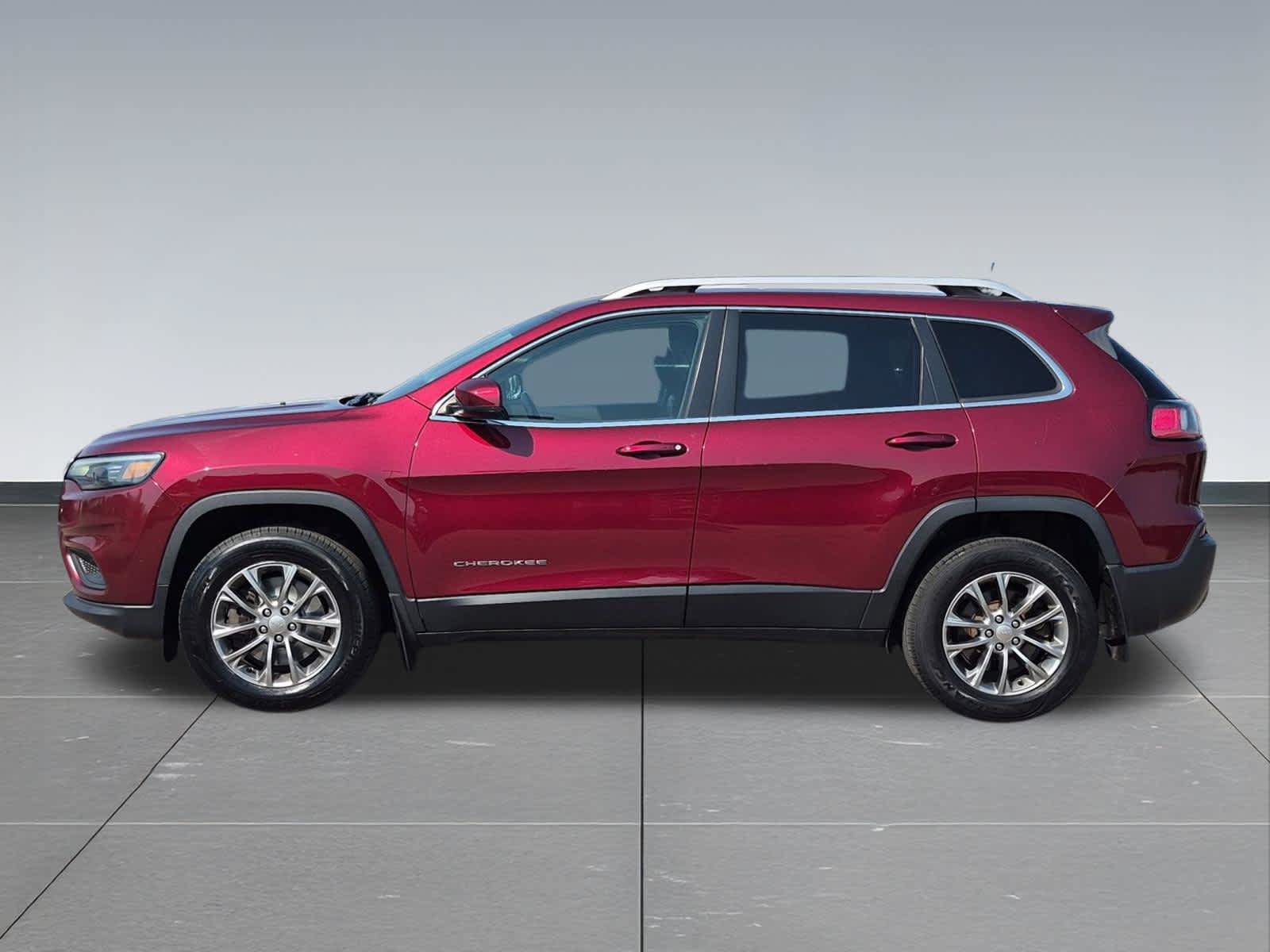Used 2019 Jeep Cherokee Latitude Plus w/ Comfort/Convenience Group AWD/4WD image 3