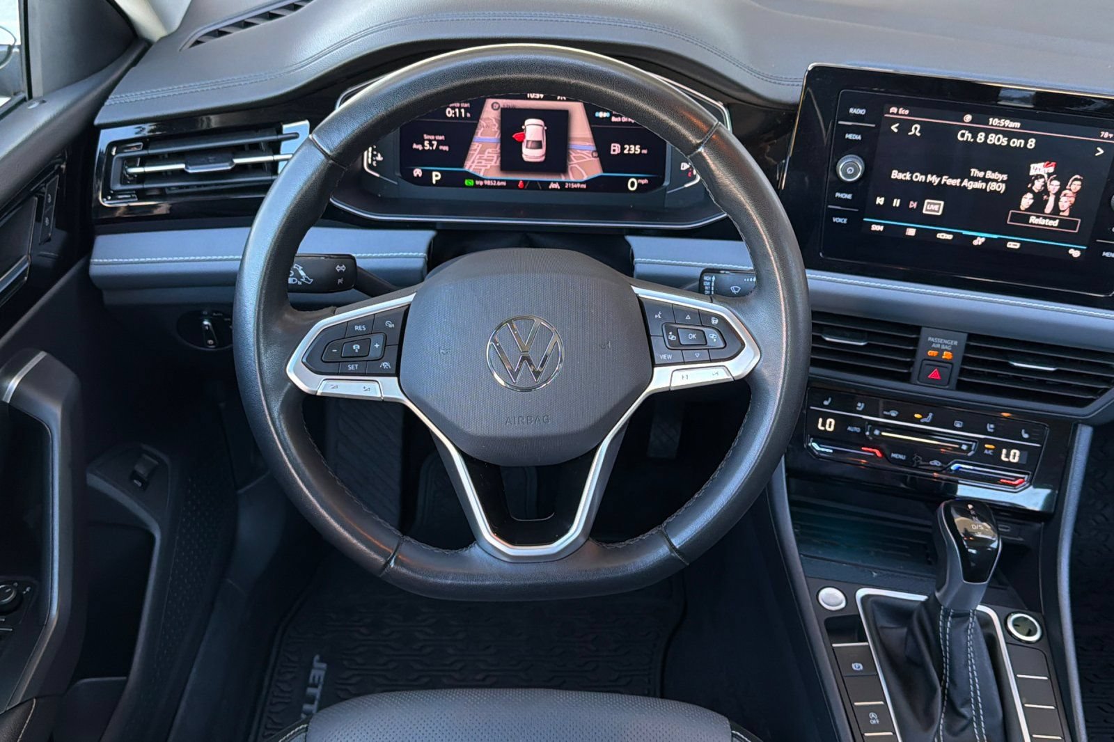 Used 2025 Volkswagen Jetta SEL FWD image 16