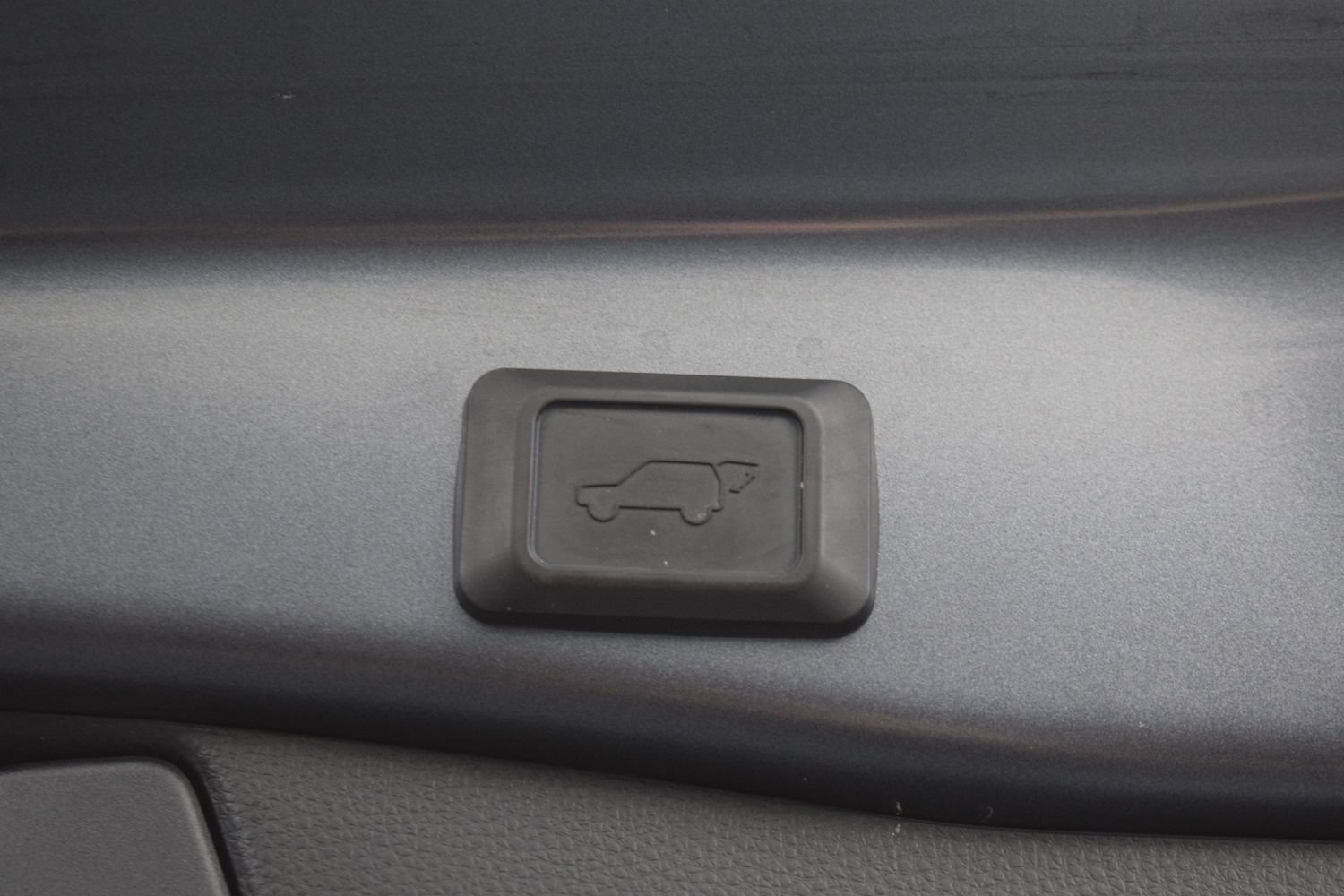 Used 2025 Toyota RAV4 XLE Premium AWD/4WD image 12