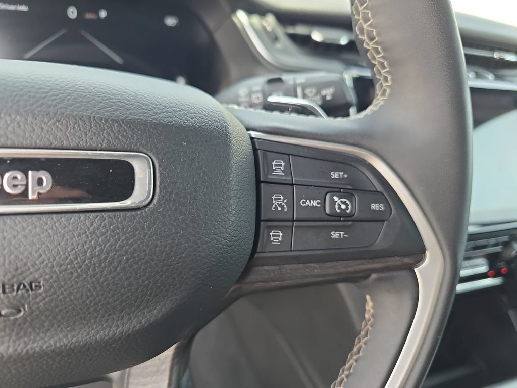 Used 2024 Jeep Grand Cherokee Limited AWD/4WD image 18
