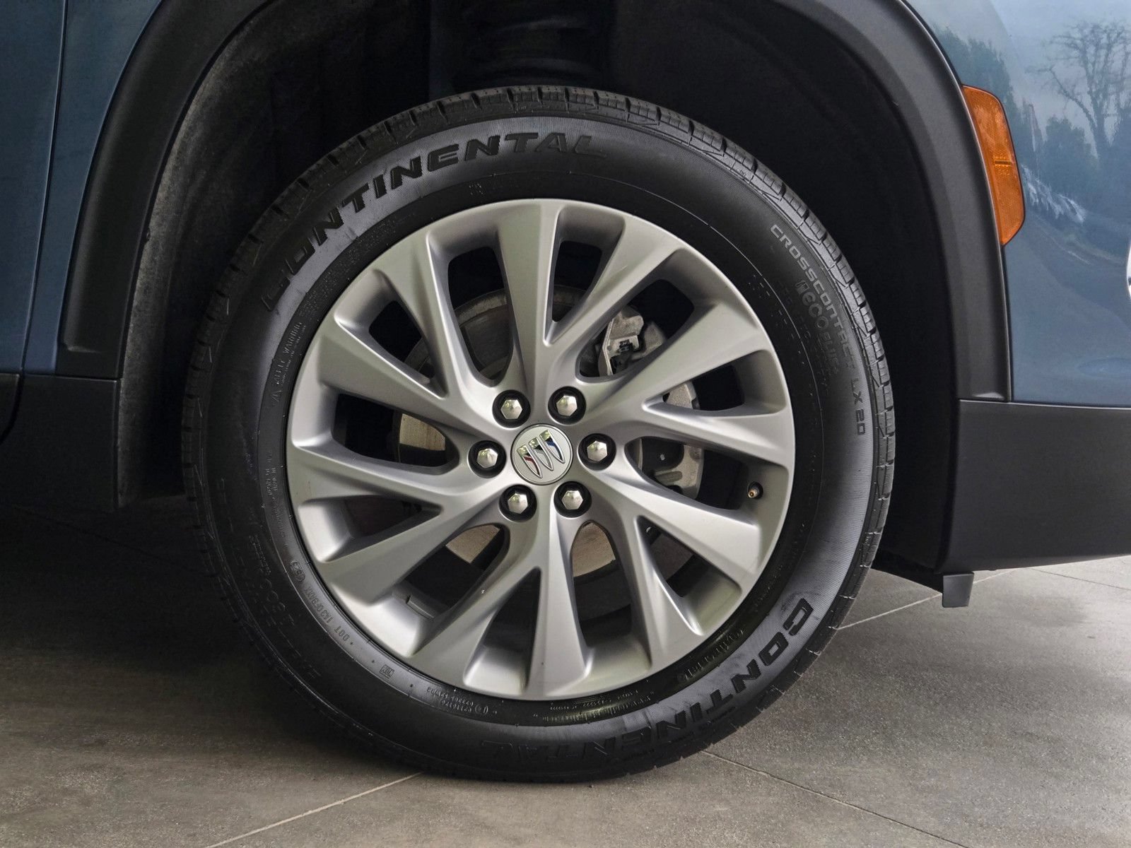 Used 2025 Buick Enclave Preferred AWD/4WD image 5