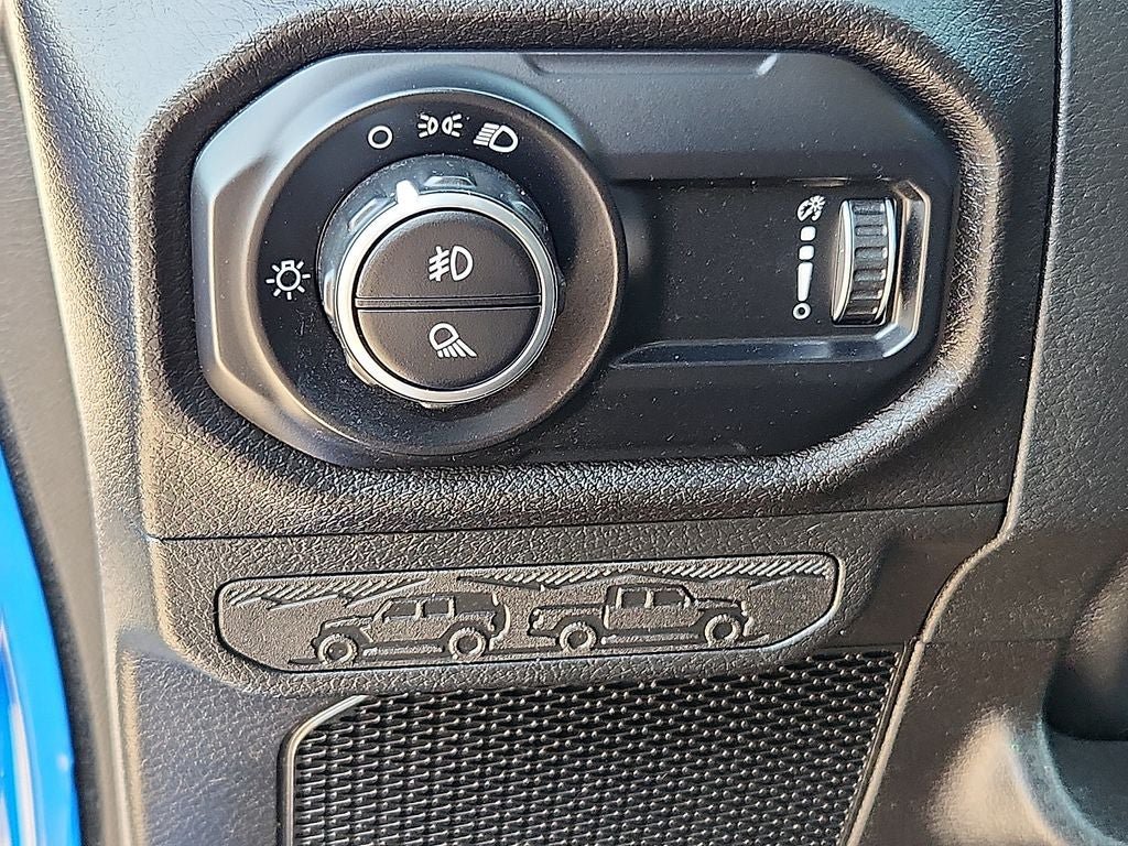Used 2024 Jeep Gladiator Sport AWD/4WD image 20