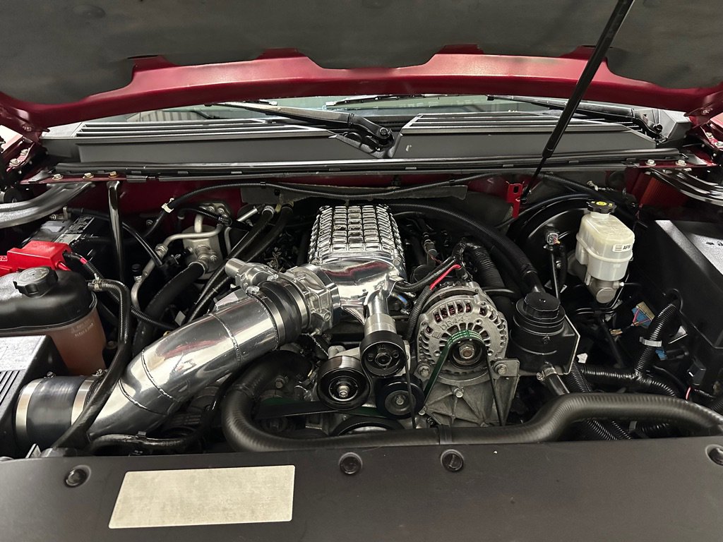 Used 2010 Cadillac Escalade Platinum image 1