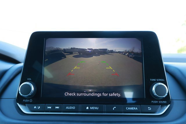 Used 2023 Nissan Rogue SV image 15