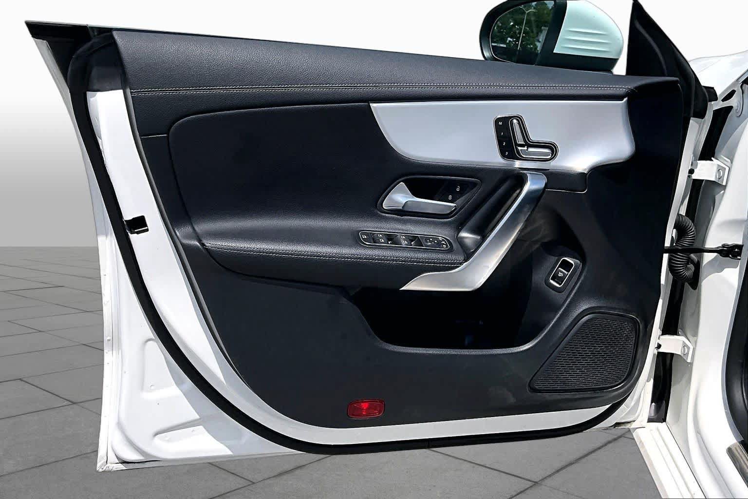 Used 2025 Mercedes-Benz CLA 250 image 22