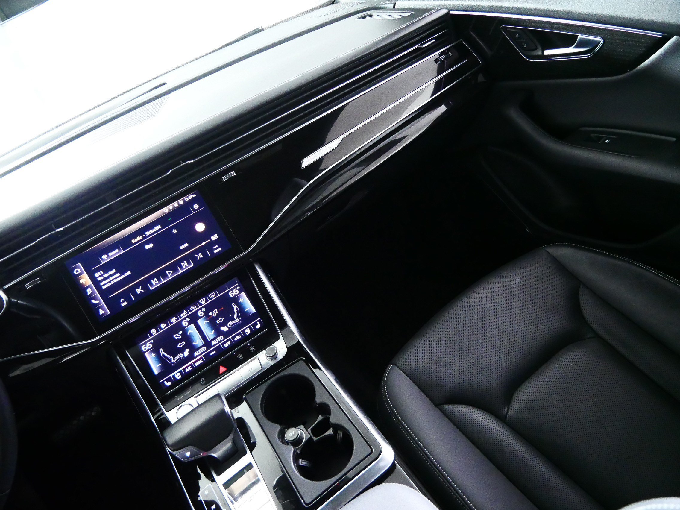 Used 2019 Audi Q8 Prestige AWD/4WD image 11