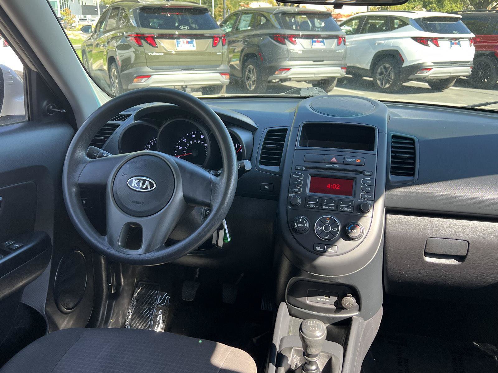 Used 2012 Kia Soul FWD image 2