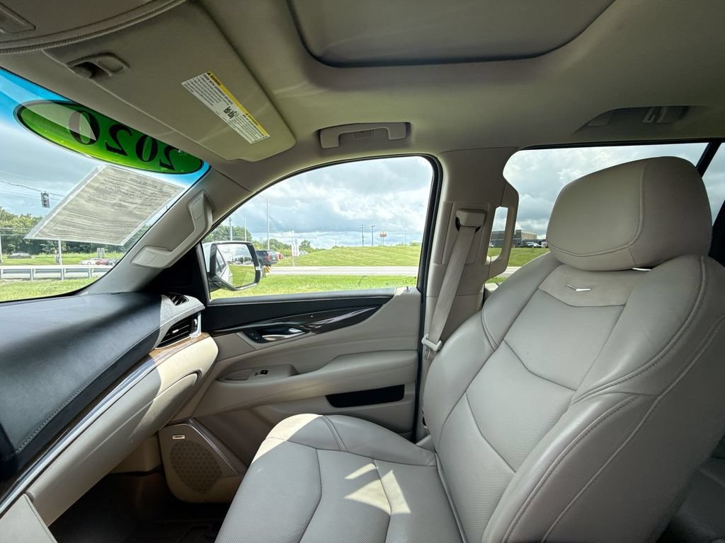 Used 2020 Cadillac Escalade ESV Premium Luxury AWD/4WD image 26