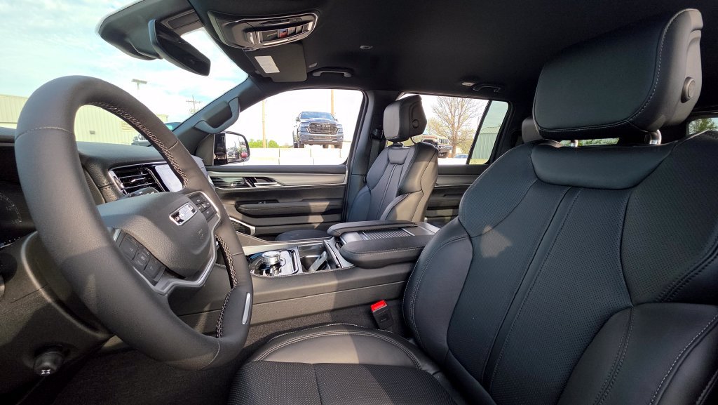 New 2026 Jeep Grand Wagoneer Limited AWD/4WD image 24