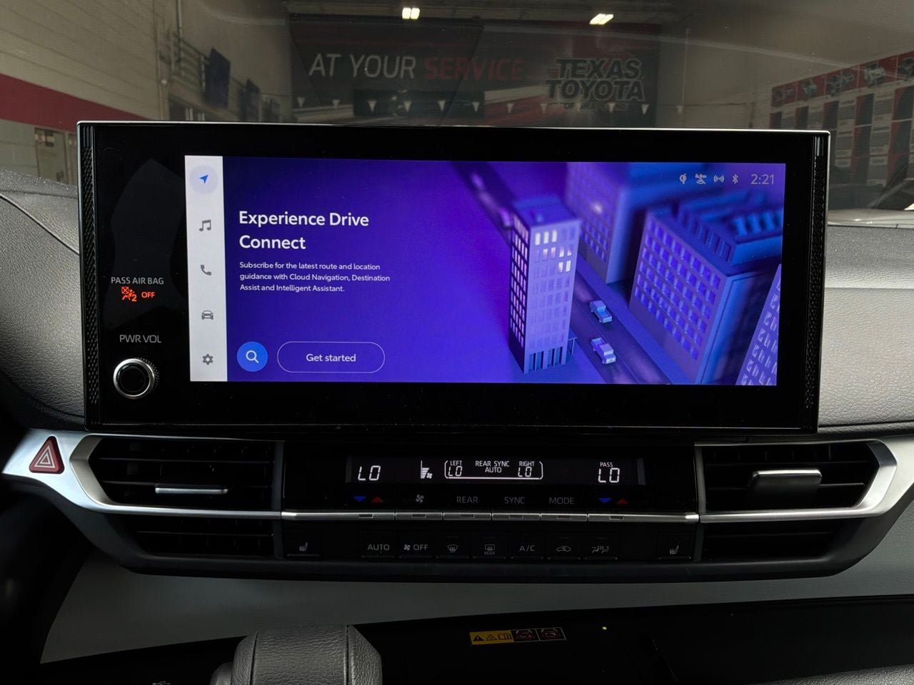 Used 2026 Toyota Sienna XLE FWD image 33