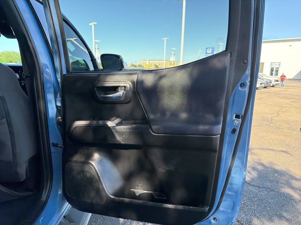 Used 2019 Toyota Tacoma TRD Off-Road image 26