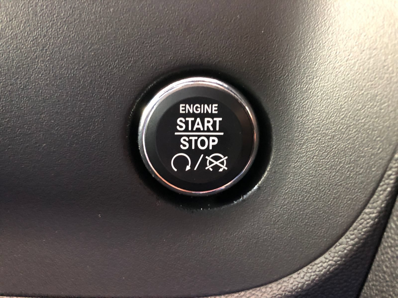 Used 2013 Dodge Challenger R/T RWD image 23