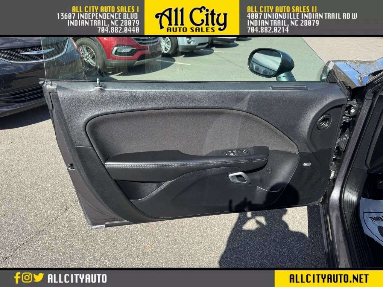 Used 2016 Dodge Challenger SXT w/ Blacktop Package RWD image 13