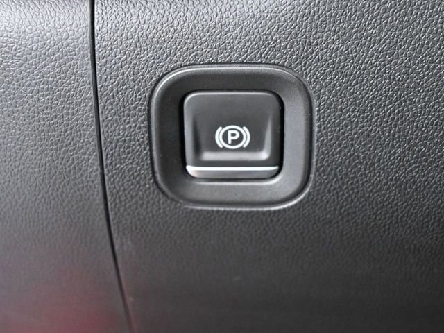 Used 2020 Chevrolet Silverado 2500 Custom w/ Custom Value Package image 36