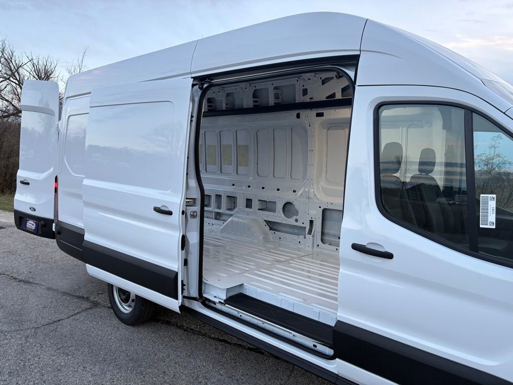 New 2026 Ford Transit 350 148 High Roof Extended RWD image 26