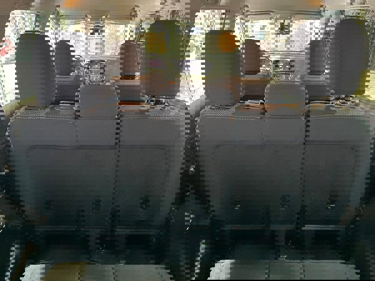 Used 2019 Nissan Pathfinder SV image 40