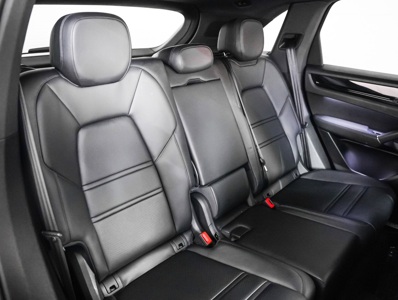 Used 2023 Porsche Cayenne image 6