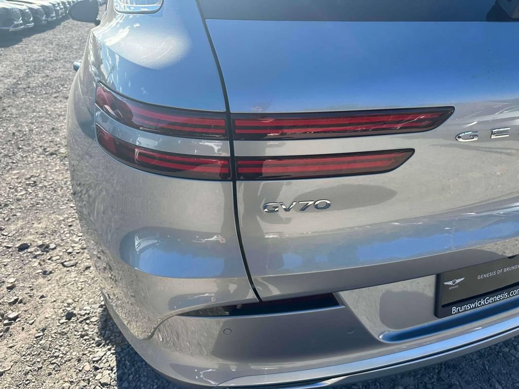 New 2025 Genesis Electrified GV70 w/ Prestige Package AWD/4WD image 8