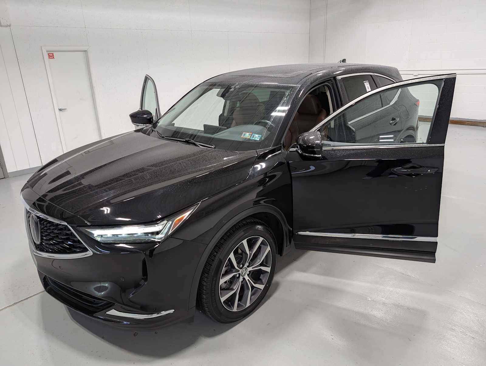 Certified 2023 Acura MDX SH-AWD w/ Technology Package image 16