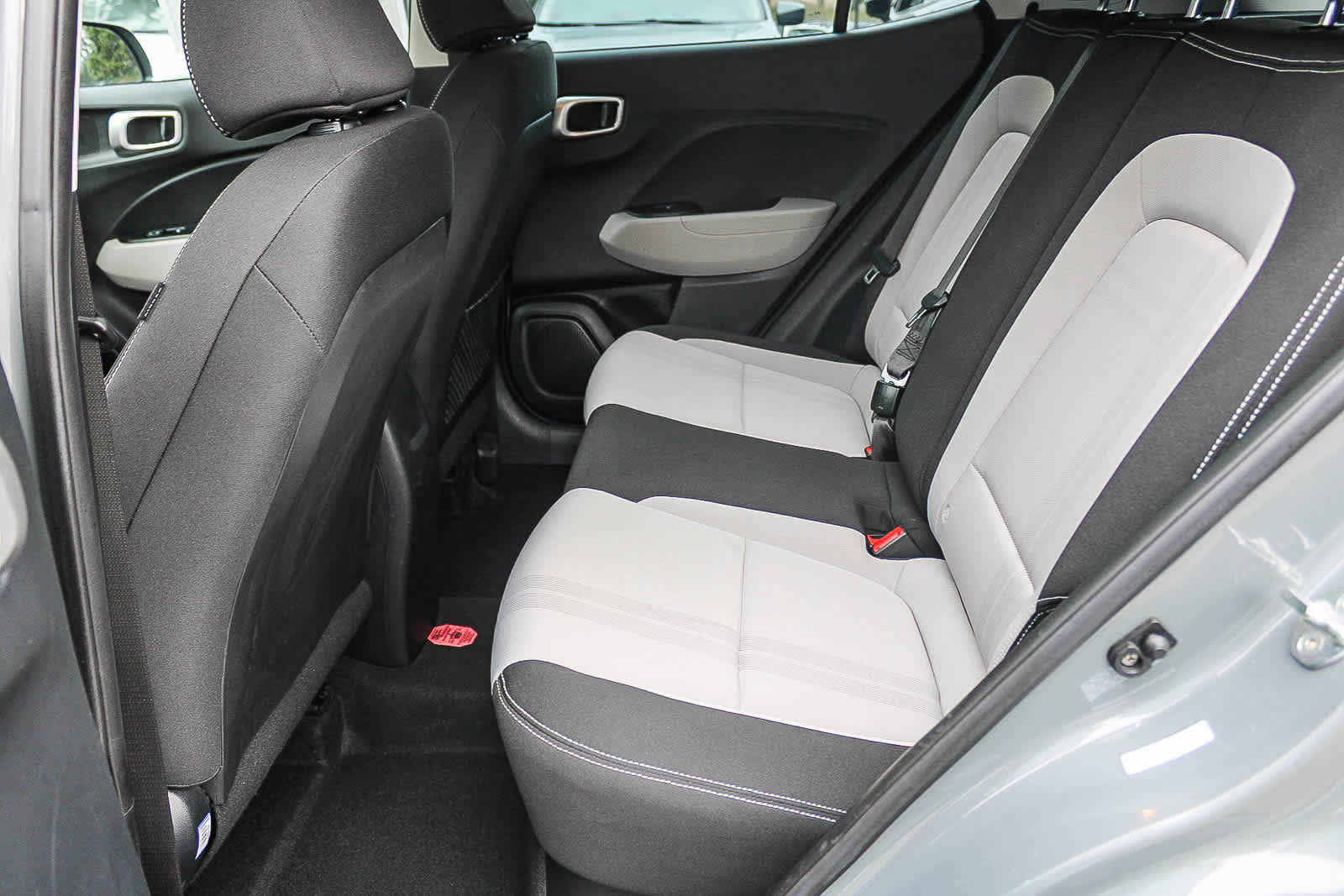 Used 2023 Hyundai Venue SEL FWD image 18