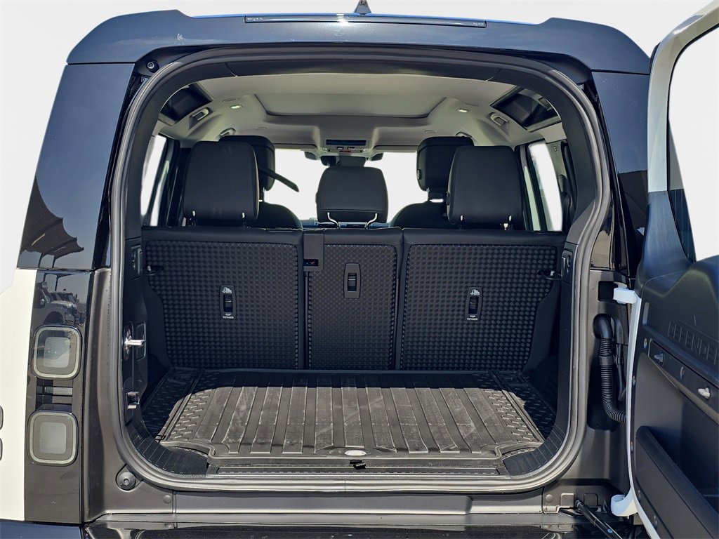 New 2026 Land Rover Defender 110 S image 12
