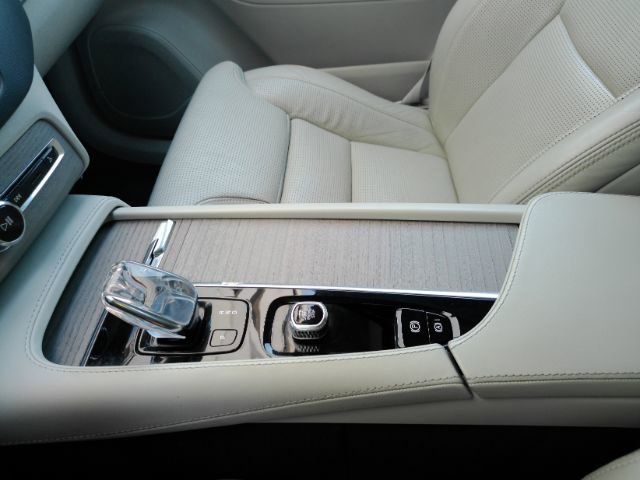 Used 2022 Volvo XC90 T8 Inscription AWD/4WD image 45