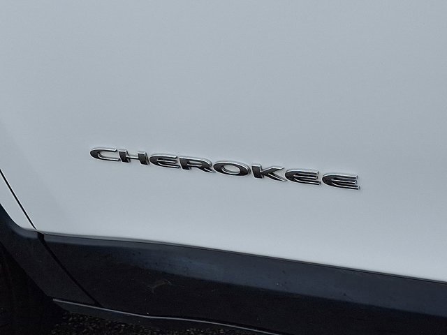 Certified 2022 Jeep Cherokee Latitude Lux image 35