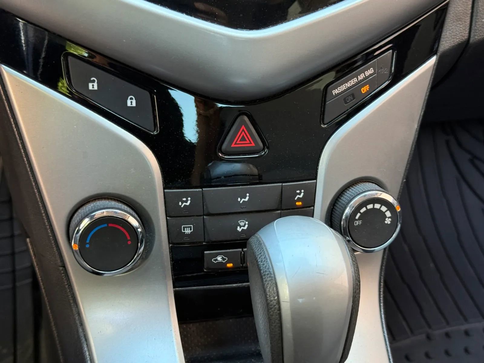 Used 2014 Chevrolet Cruze LS image 19