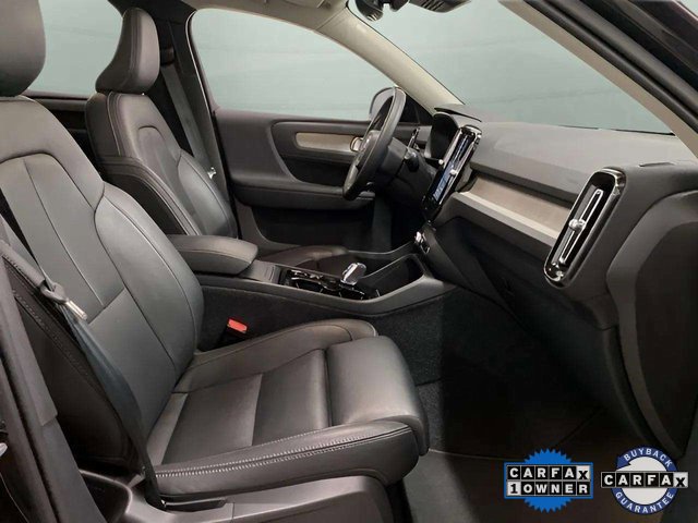 Used 2025 Volvo XC40 B5 Plus image 82