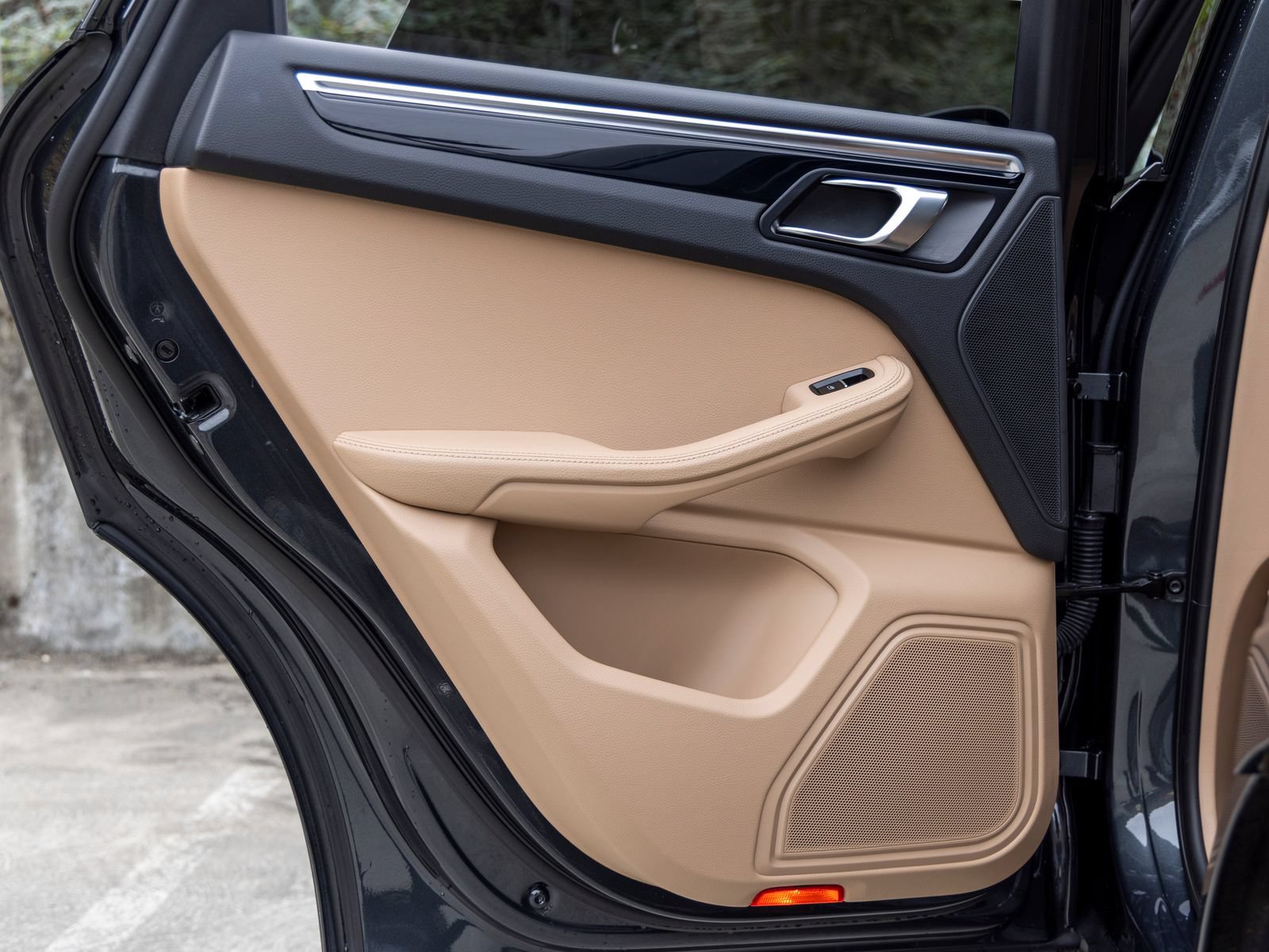 Certified 2023 Porsche Macan AWD/4WD image 49
