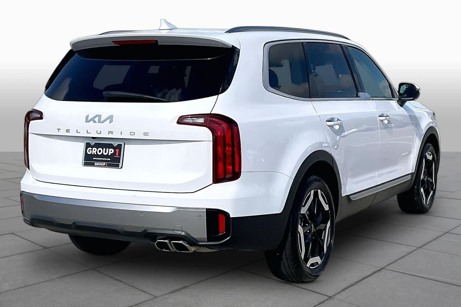 Used 2025 Kia Telluride S FWD image 12
