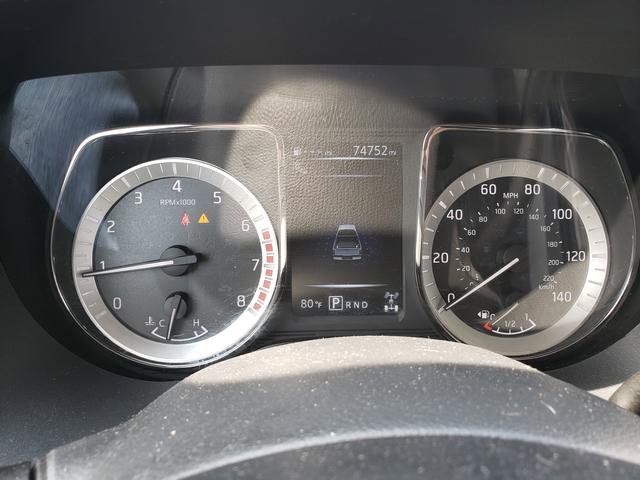 Used 2017 Nissan Titan SV AWD/4WD image 27
