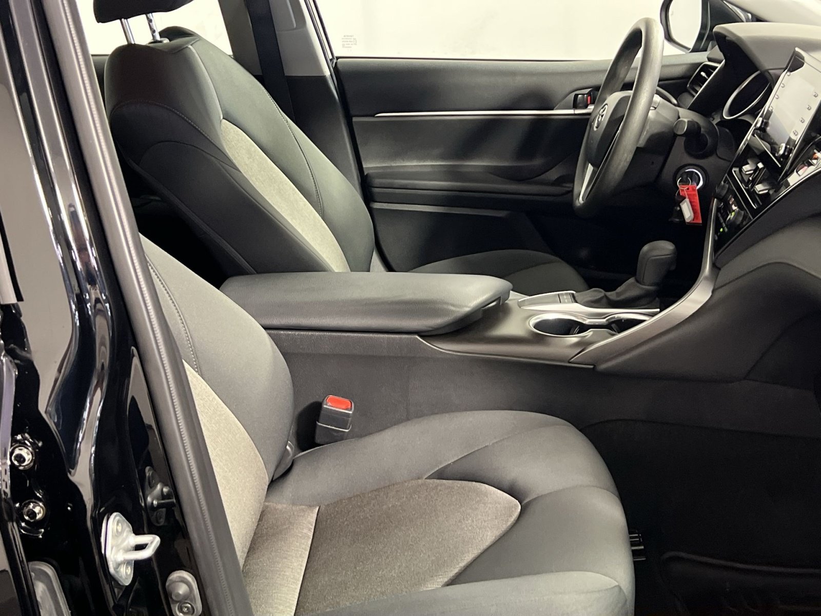 Used 2023 Toyota Camry LE FWD image 28