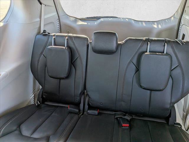 Used 2017 Chrysler Pacifica Touring-L image 27
