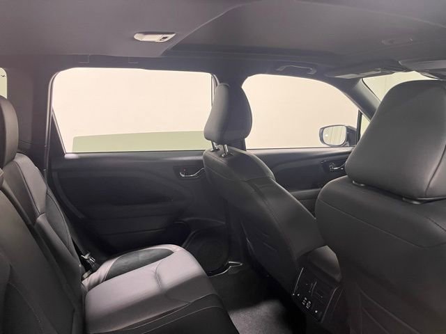 Used 2025 Subaru Forester Touring w/ Popular Package - Touring image 14