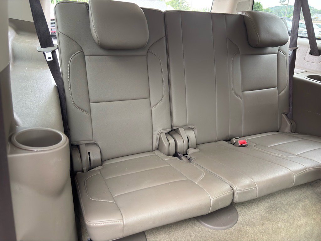 Used 2017 Chevrolet Suburban LT image 25