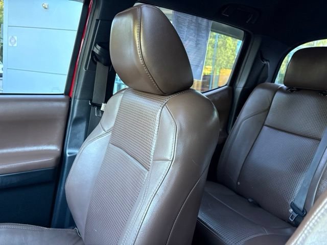 Used 2017 Toyota Tacoma Limited w/ Tow Package RWD image 22