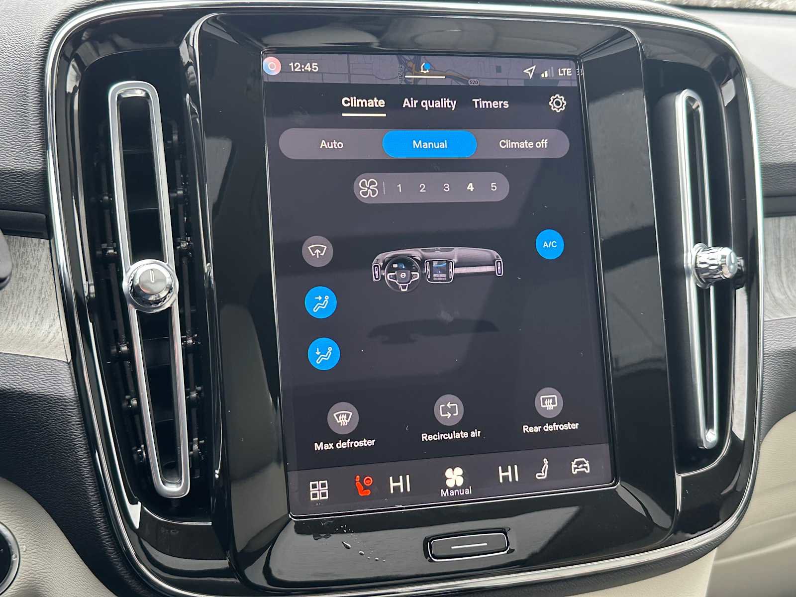 New 2026 Volvo XC40 B5 Plus w/ Protection Package Premier image 28