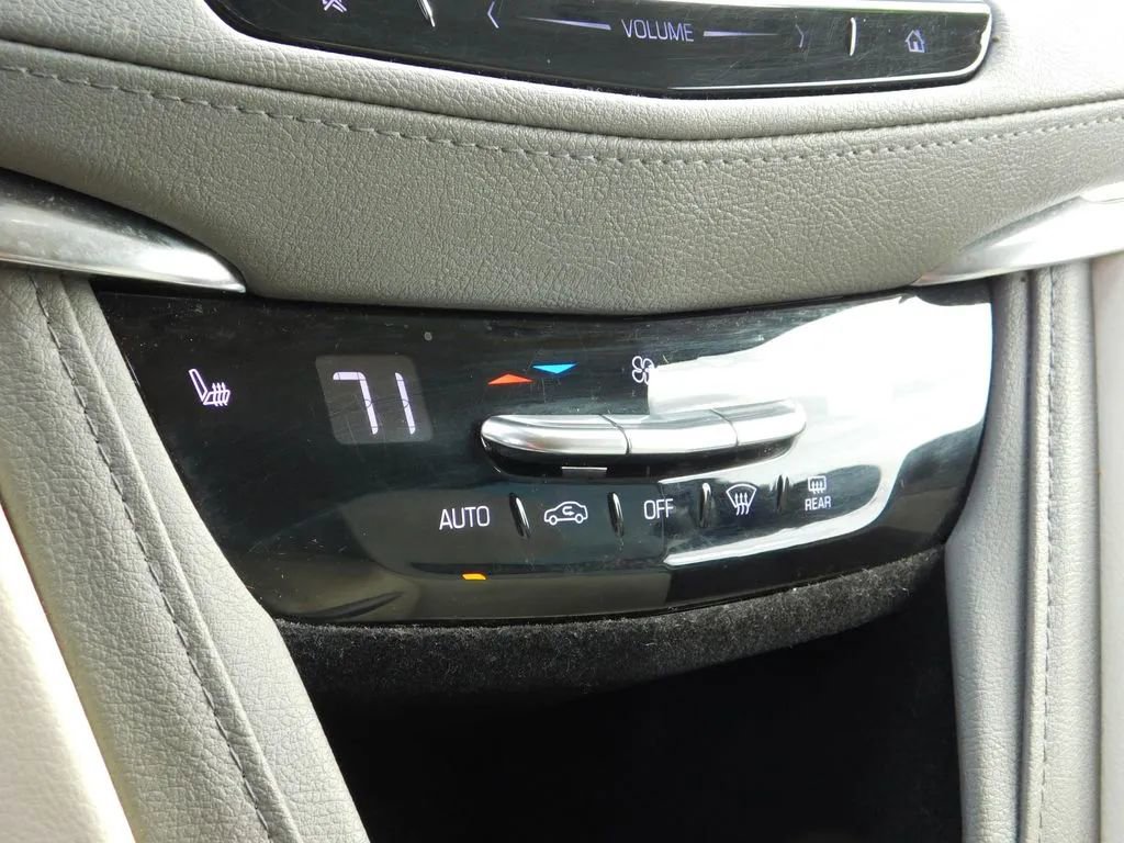 Used 2019 Cadillac XT5 Luxury image 25