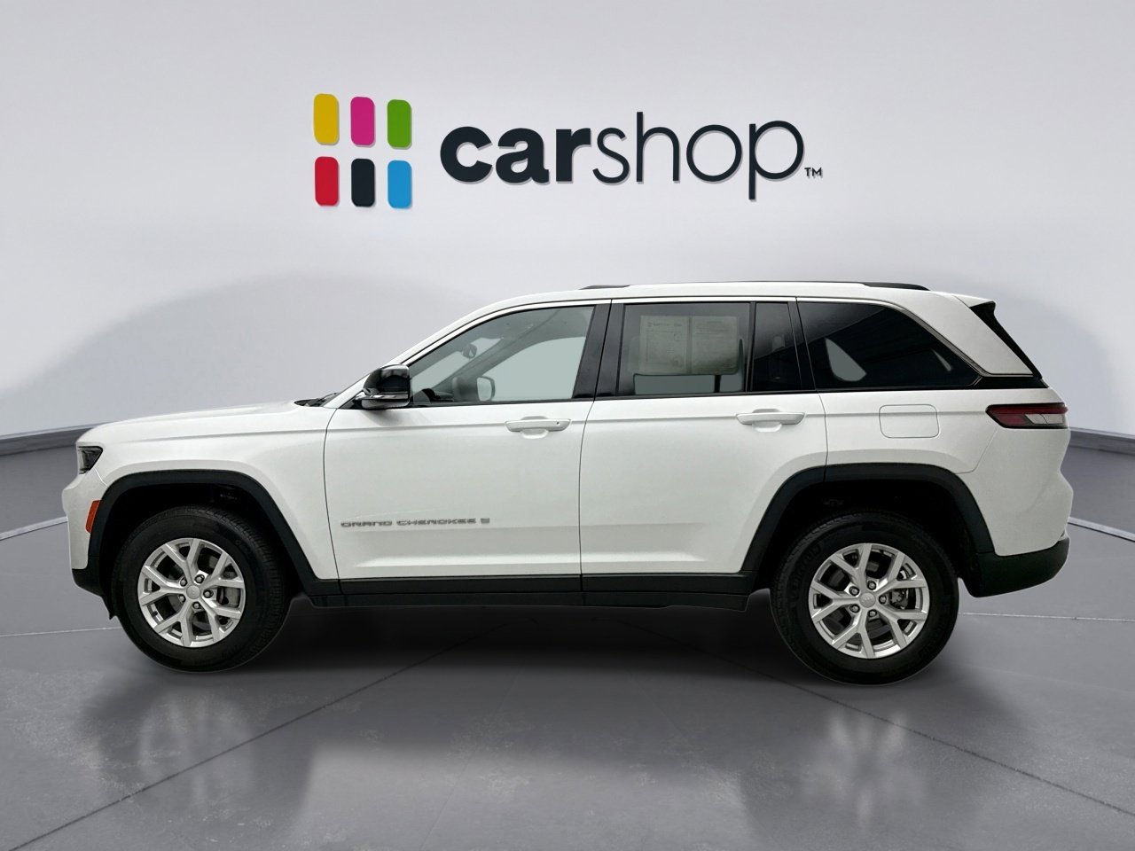 Used 2023 Jeep Grand Cherokee Limited AWD/4WD image 2