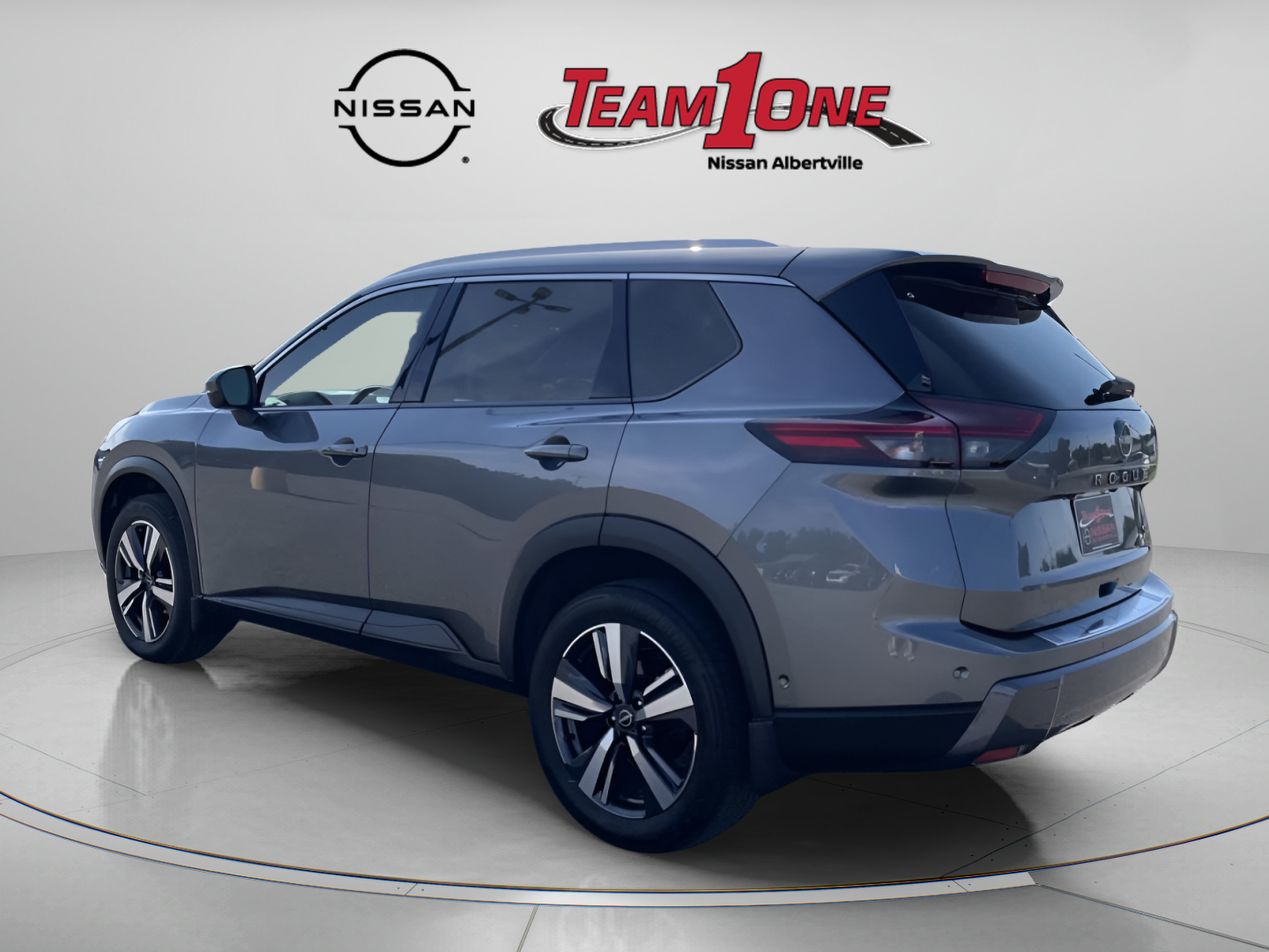 Used 2024 Nissan Rogue SL w/ SL Premium Package FWD image 6