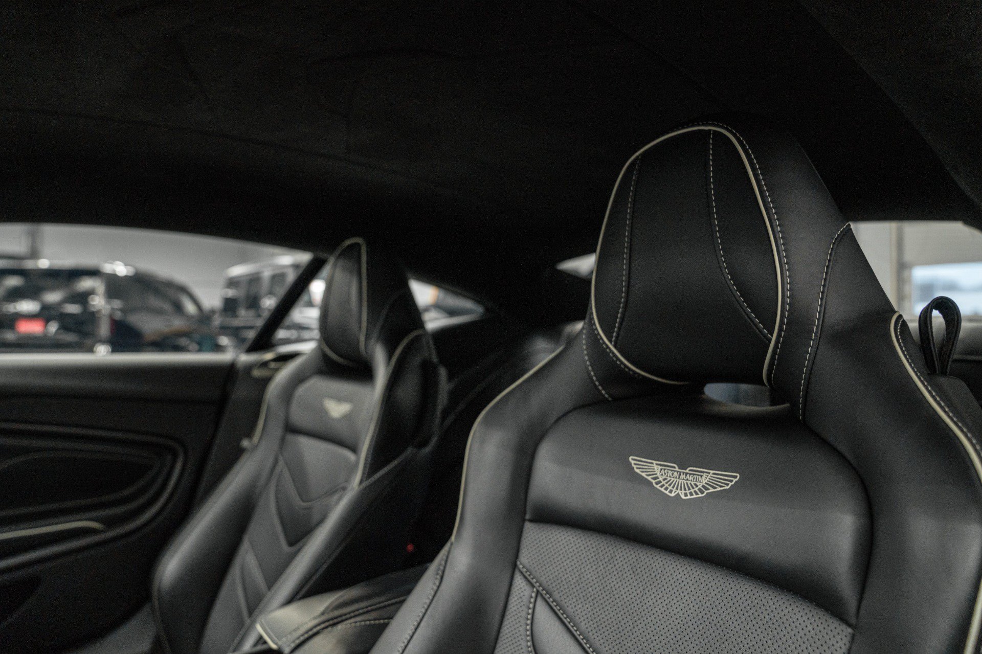Used 2019 Aston Martin DBS Superleggera RWD image 17
